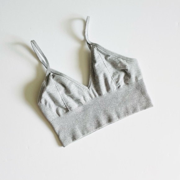 Alo yoga SMALL seamless Delight bralette in grey - Picture 2 of 5